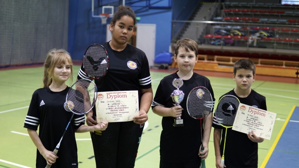 IV i VII miejsce w Finałach Wojewódzkich w Badmintonie Drużynowym w ramach Igrzysk Dzieci - Sianów 2017_21